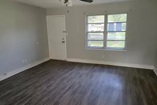 717 S Valderas St, Angleton, TX 77515 - Photo 6