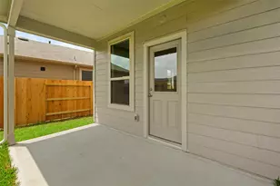 15226 Canyon Rapids Rd, Conroe, TX 77302 - Photo 24