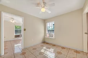 968 Garapan St, Houston, TX 77091 - Photo 10