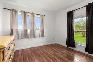 318 County Rd 296D, Alvin, TX 77511 - Photo 18
