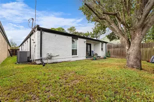 11207 Wood Lodge Dr, Houston, TX 77077 - Photo 26