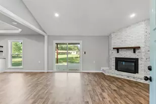 749 Co Rd 774, Buna, TX 77612 - Photo 4