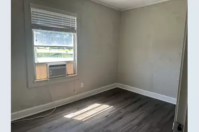 1709 W 4th Street, Freeport, TX 77541 - Photo 4