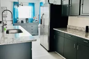 4007 Grayson Dr, Galveston, TX 77554 - Photo 8