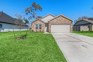 212 Forest Park Dr, West Columbia, TX 77486 - Photo 4