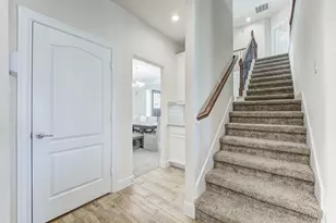 219 Bentwater Ln, Clute, TX 77531 - Photo 8