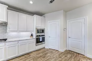 219 Bentwater Ln, Clute, TX 77531 - Photo 14