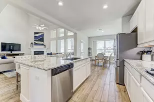 219 Bentwater Ln, Clute, TX 77531 - Photo 12