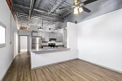 612 W Texas Avenue Unit 210, Baytown, TX 77520 - Photo 4