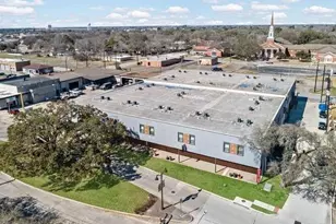 612 W Texas Ave, Baytown, TX 77520 - Photo 10