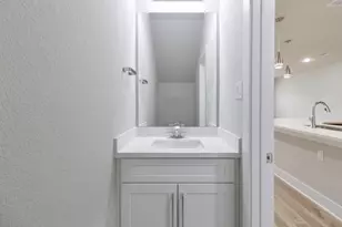 9101 Noel St, Houston, TX 77033 - Photo 8