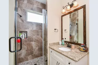 1126 W 16th Street #B, Houston, TX 77008 - Photo 6