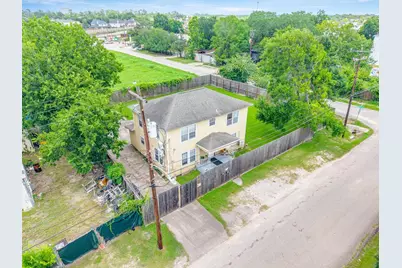 4233 Dupont Street, Houston, TX 77021 - Photo 1