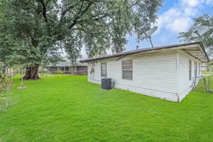6114 Doulton Dr, Houston, TX 77033 - Photo 18
