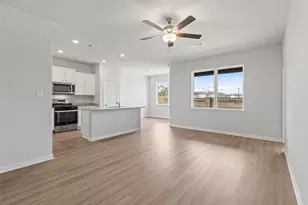 8947 New Jade Dr, Iowa Colony, TX 77583 - Photo 2