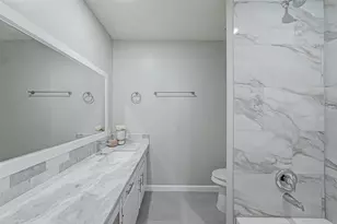 925 Wax Myrtle Ln, Houston, TX 77079 - Photo 16