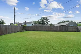 6107 Golden Forest Dr, Houston, TX 77092 - Photo 26