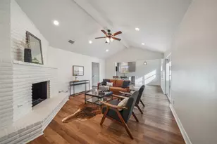 6107 Golden Forest Dr, Houston, TX 77092 - Photo 10