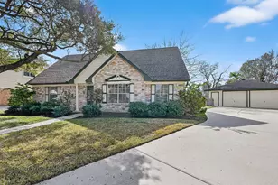 12323 Meadow Berry Dr, Meadows Place, TX 77477 - Photo 2