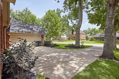 6734 Wildacre Drive, Sugar Land, TX 77479 - Photo 12
