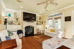 204 Arrowhead Dr, Lake Jackson, TX 77566 - Photo 8