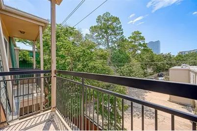 4515 Briar Hollow Place #305, Houston, TX 77027 - Photo 14