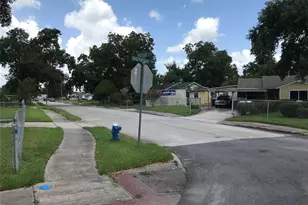 6219 Sherwood Dr, Houston, TX 77021 - Photo 6