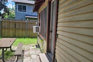 1032 Algregg St, Houston, TX 77009 - Photo 2
