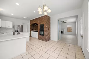 211 Aberdeen St, Stafford, TX 77477 - Photo 16