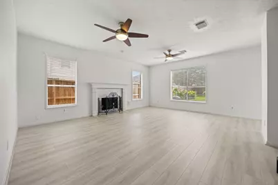 211 Aberdeen Street, Stafford, TX 77477 - Photo 8