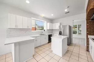 211 Aberdeen St, Stafford, TX 77477 - Photo 10