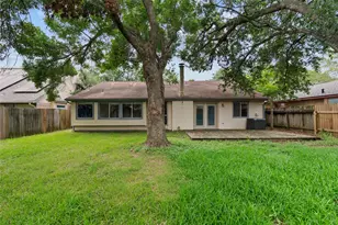 2819 Sugar Wood Dr, League City, TX 77573 - Photo 22