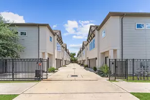 2422 Cochran St, Houston, TX 77009 - Photo 6