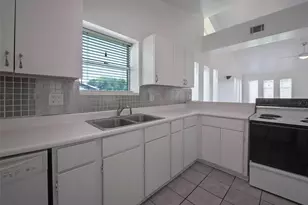 1208 Weyer St, League City, TX 77573 - Photo 8