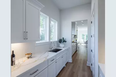 2311 Saxon Drive, Houston, TX 77018 - Photo 6