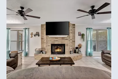 408 W Eucalyptus Street, Village Mills, TX 77663 - Photo 14