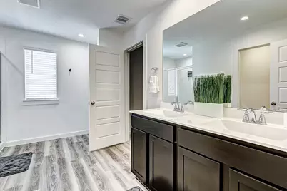 3218 Crown Gate Drive, Houston, TX 77047 - Photo 20