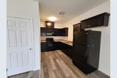 6306 Red Oak Drive, Hitchcock, TX 77563 - Photo 4