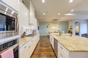 441 Hunters Xing Dr, Sealy, TX 77474 - Photo 10