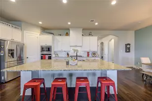 441 Hunters Xing Dr, Sealy, TX 77474 - Photo 8