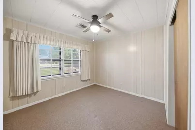201 S Dixie Street, Brenham, TX 77833 - Photo 18
