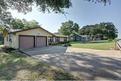 201 S Dixie Street, Brenham, TX 77833 - Photo 2