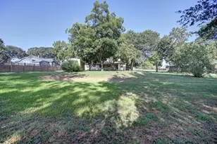 201 S Dixie St, Brenham, TX 77833 - Photo 32