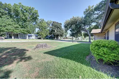 201 S Dixie Street, Brenham, TX 77833 - Photo 4