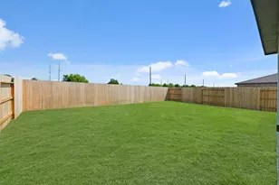 420 Long Br Dr, Dayton, TX 77535 - Photo 4