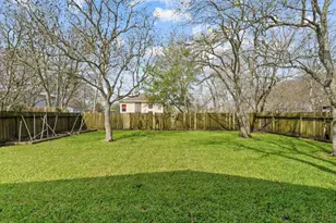 620 6th St, Dickinson, TX 77539 - Photo 32