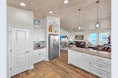 778 Wommack, Crystal Beach, TX 77650 - Photo 24