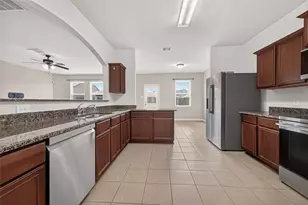 12042 Powderhorn Ln, Pinehurst, TX 77362 - Photo 10