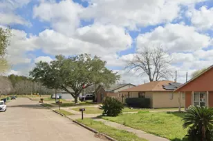 252 Bastrop St, Angleton, TX 77515 - Photo 6