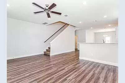 5219 E Houston Road #B, Houston, TX 77028 - Photo 6